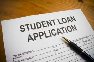 How is student aid calculated